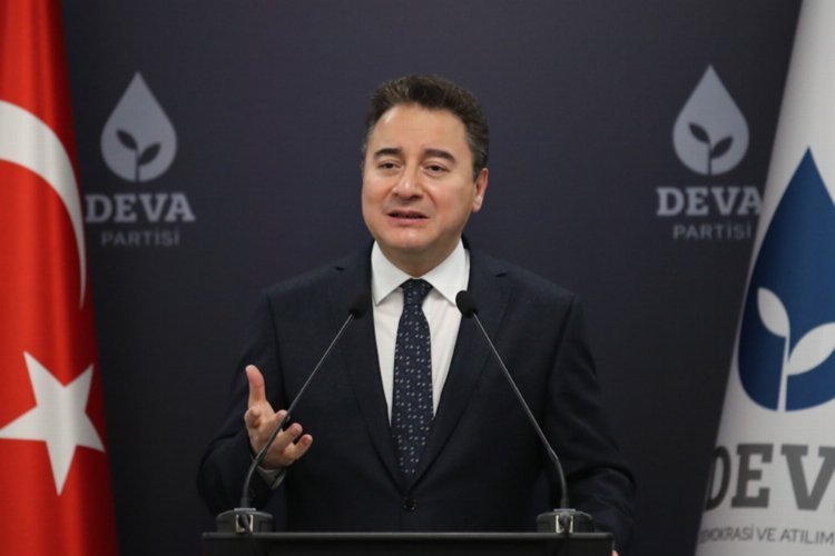 Babacan: “Müsait bir yerde iniyorsun”