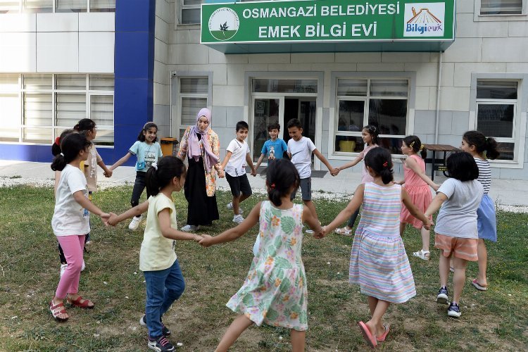 Bursa Osmangazi’de ‘Bilgi Konutları’nda dolu dolu eğitim