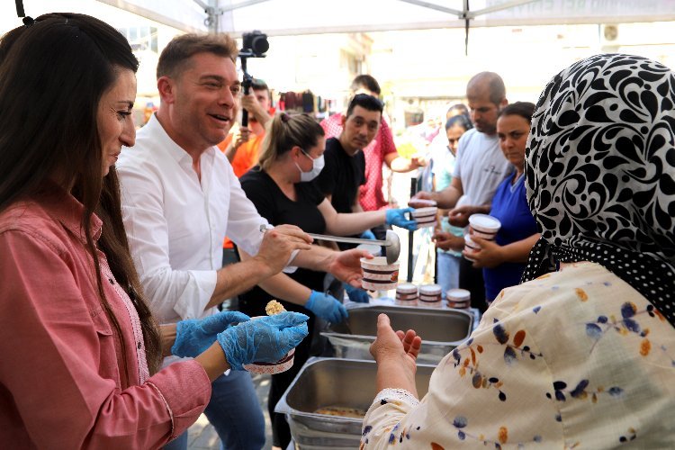 İzmir Bayındır’da aşure ikramı