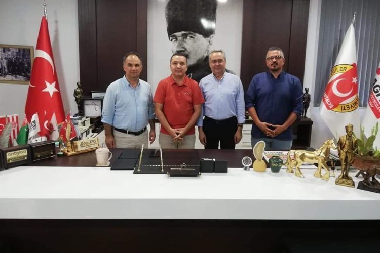 Rafet Zeybek’ten Antalyalı gazetecilere ziyaret