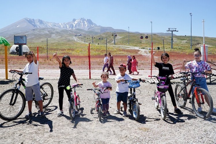 Şampiyon bisikletçiler Erciyes’te yetişecek