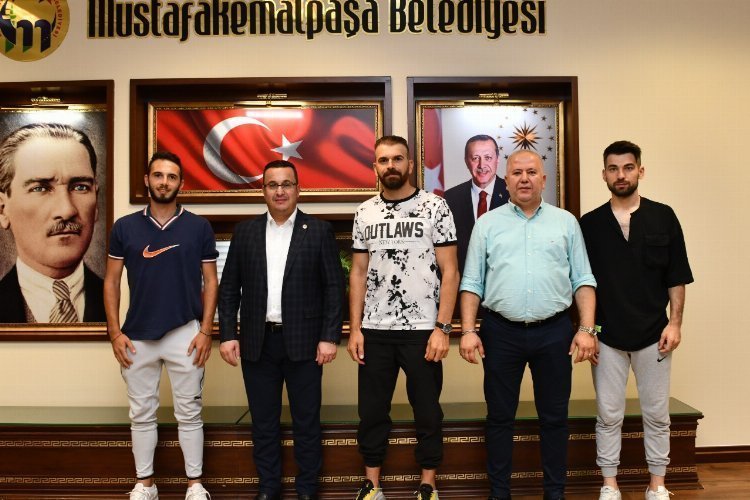 Bursa’da Mustafakemalpaşaspor alana indi