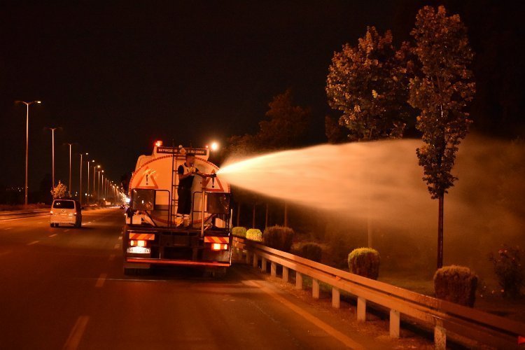 Gece paklık timleri iş başında