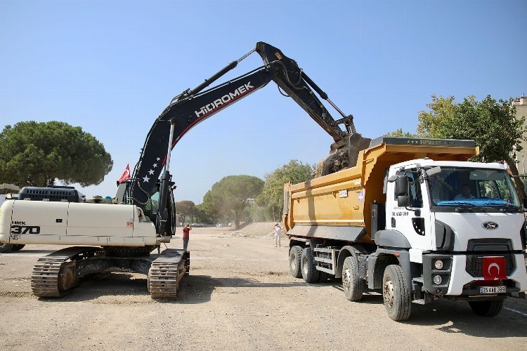 İzmir Bergama’da Millet Bahçesi’ne birinci kazma