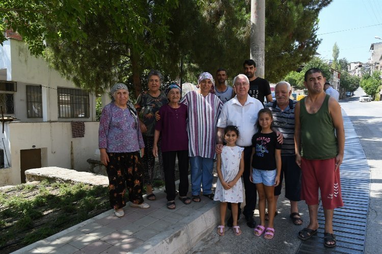 İzmir Karabağlar’da bir taşta iki kuş