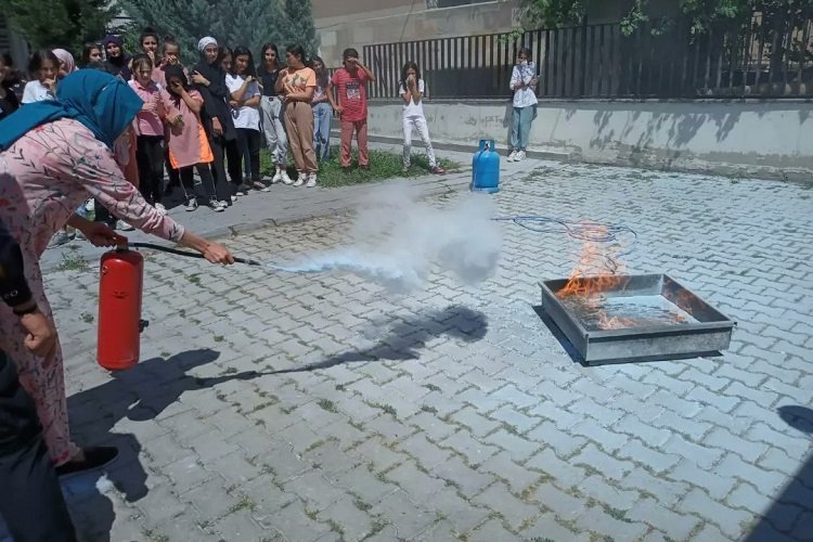 Kayseri itfaiyesinden ‘yangın eğitimi’