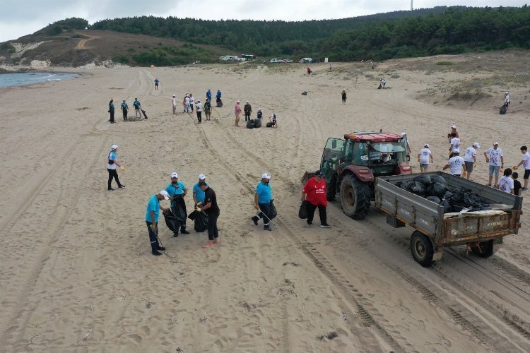 Kocaeli’de ‘Balık Yakalama’ öncesi Uzunkum’da kıyı paklığı