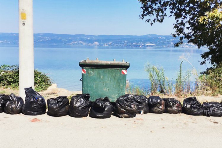 Sapanca Gölü’nden 23 torba çöp çıktı