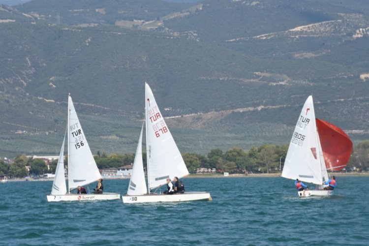 Yelkenler Bursa İznik’te şişiyor