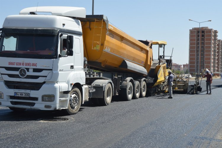 Diyarbakır’ın caddelerini asfalta devam