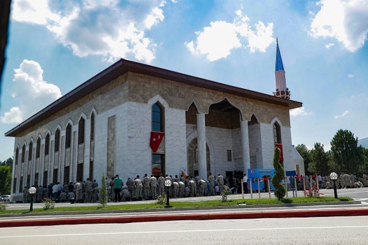 Kütahya’da Zafer Camii’nde birinci Cuma kılındı