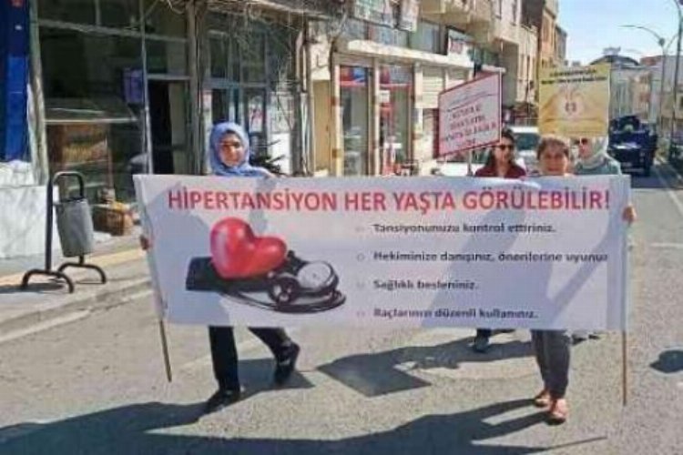 Diyarbakırlı sağlıkçılardan sıhhat yürüyüşü