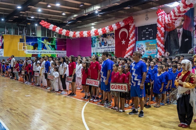 Hatay’da yaz kurslarının kapanışı şölene dönüştü