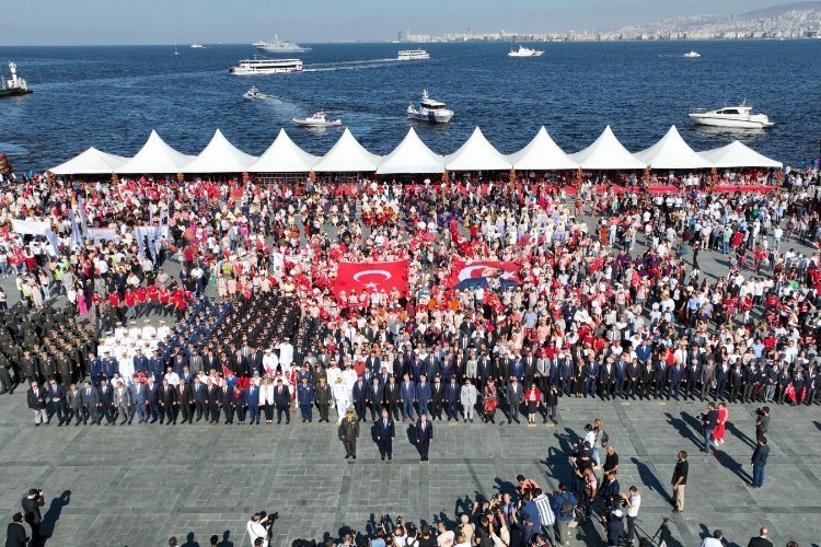 İzmir’de tarihi 100. yıl kutlamaları başladı