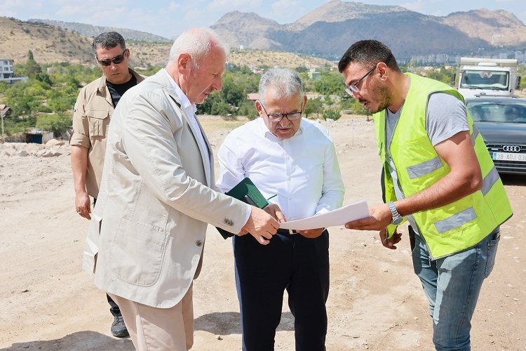 Kayseri Büyükşehir’den trafik meselesine neşter