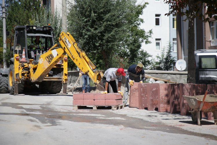 Kütahya 100. Yıl Mahallesi’nin üst yapısı şekilleniyor