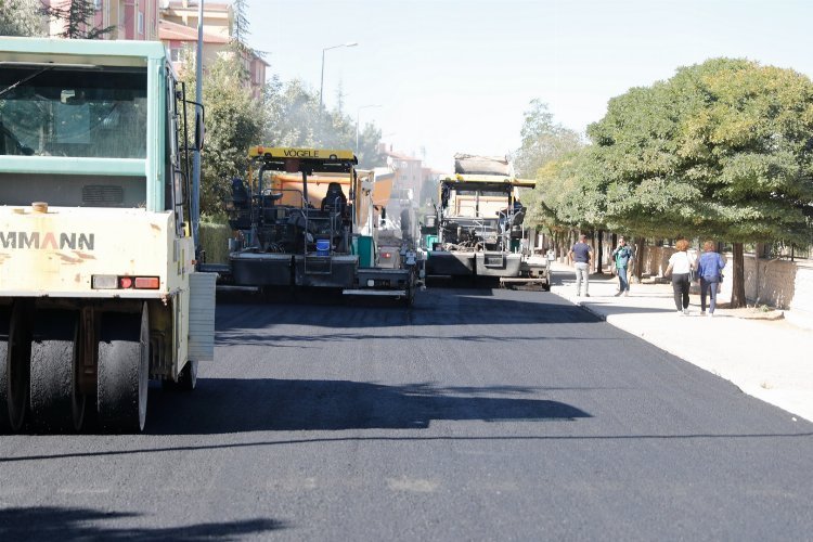 Nevşehir’de 2000 Meskenler TOKİ’de sıcak asfalt çalışması