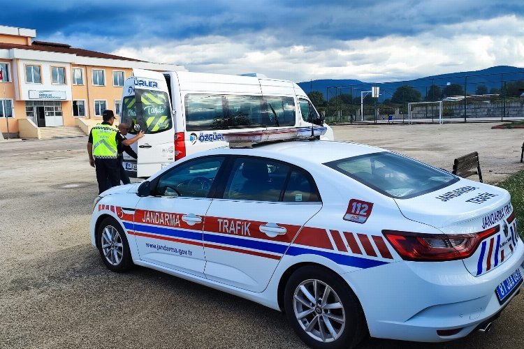 Düzce’de Jandarma’dan servis araçlarına özel kontrol