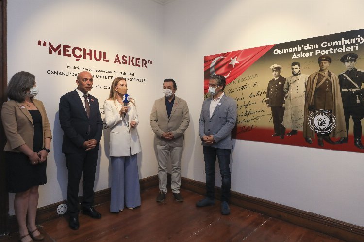 İzmir’de ‘meçhul asker’ standı