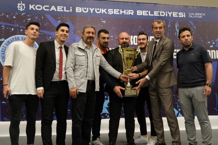 Kocaeli’de ‘amatör’ şampiyonlara kupa