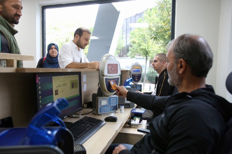 Kocaeli’de yeni Seyahat Kartları Ofisi’nde birinci gün yoğunluğu