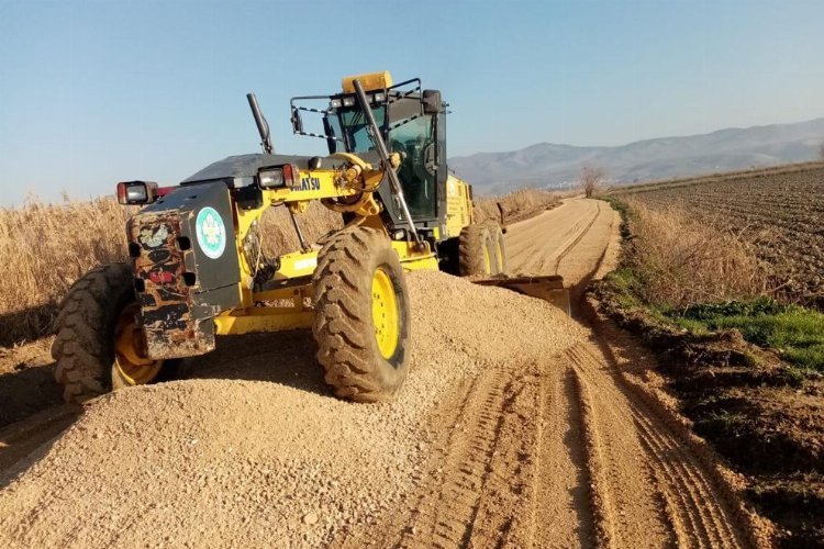 Manisa Salihli’de 5 kilometrelik yolda sathi kaplama