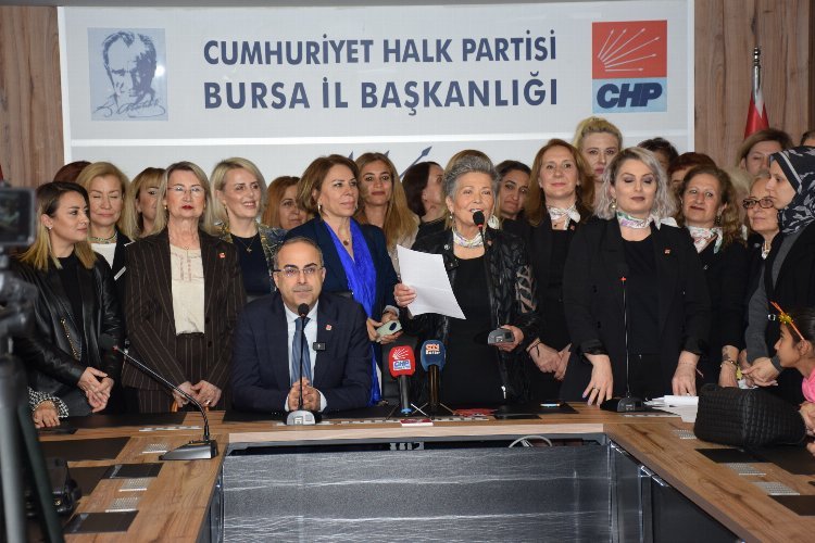 CHP’li bayanlar Bursa’da salona sığmadı