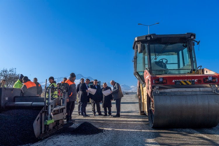 Kayseri Büyükşehir’de hizmetler ‘yol’unda