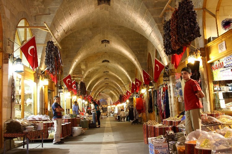 Zincirli Bedesten esnafına takviye eli